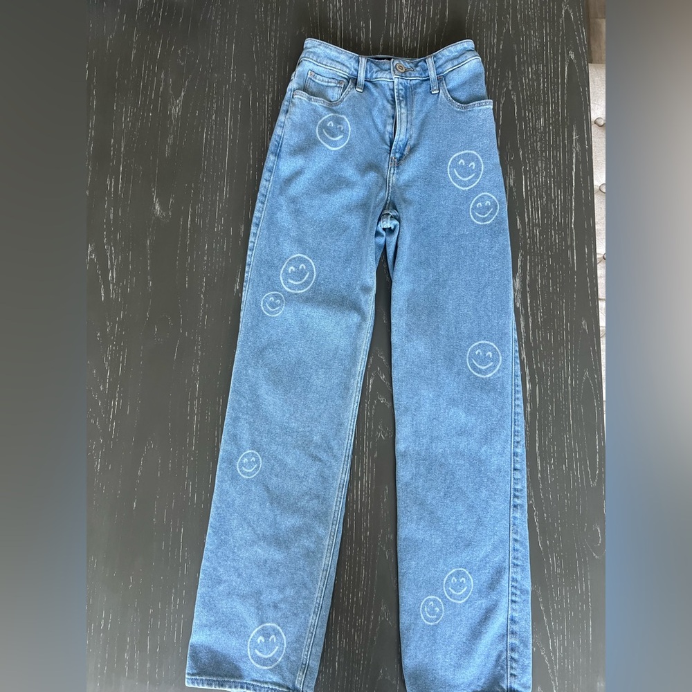 Hollister Blue Women's Straight Leg Jeans with Smiley Faces